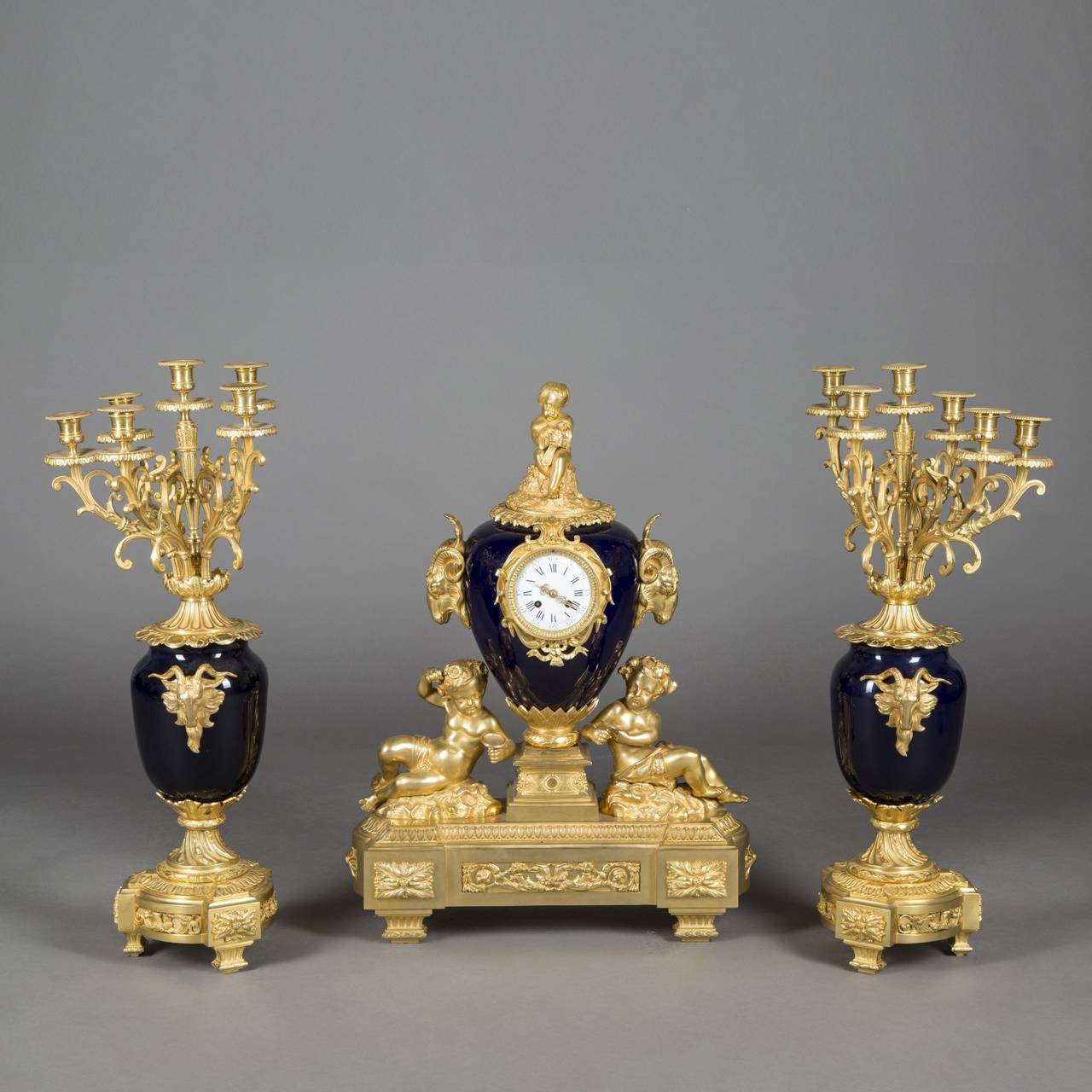 Porcelain and Gilt Bronze Three-Piece Clock Garniture, 19th Century For Sale 3