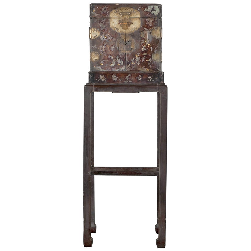 Lacquered Wood Cabinet from China, 17th Century For Sale