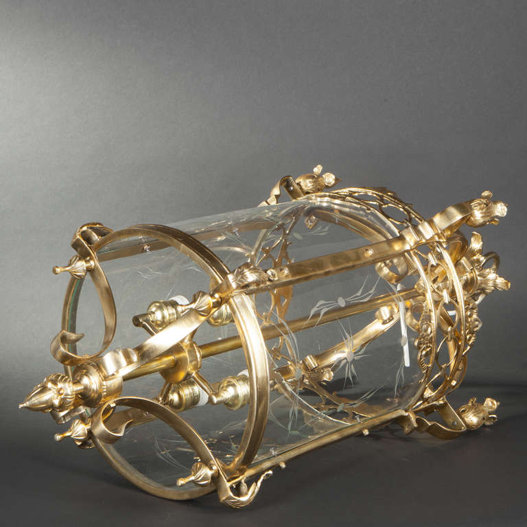 Pair of Gilt Bronze and Glass Lanterns, 20th Century In Good Condition For Sale In Paris, FR