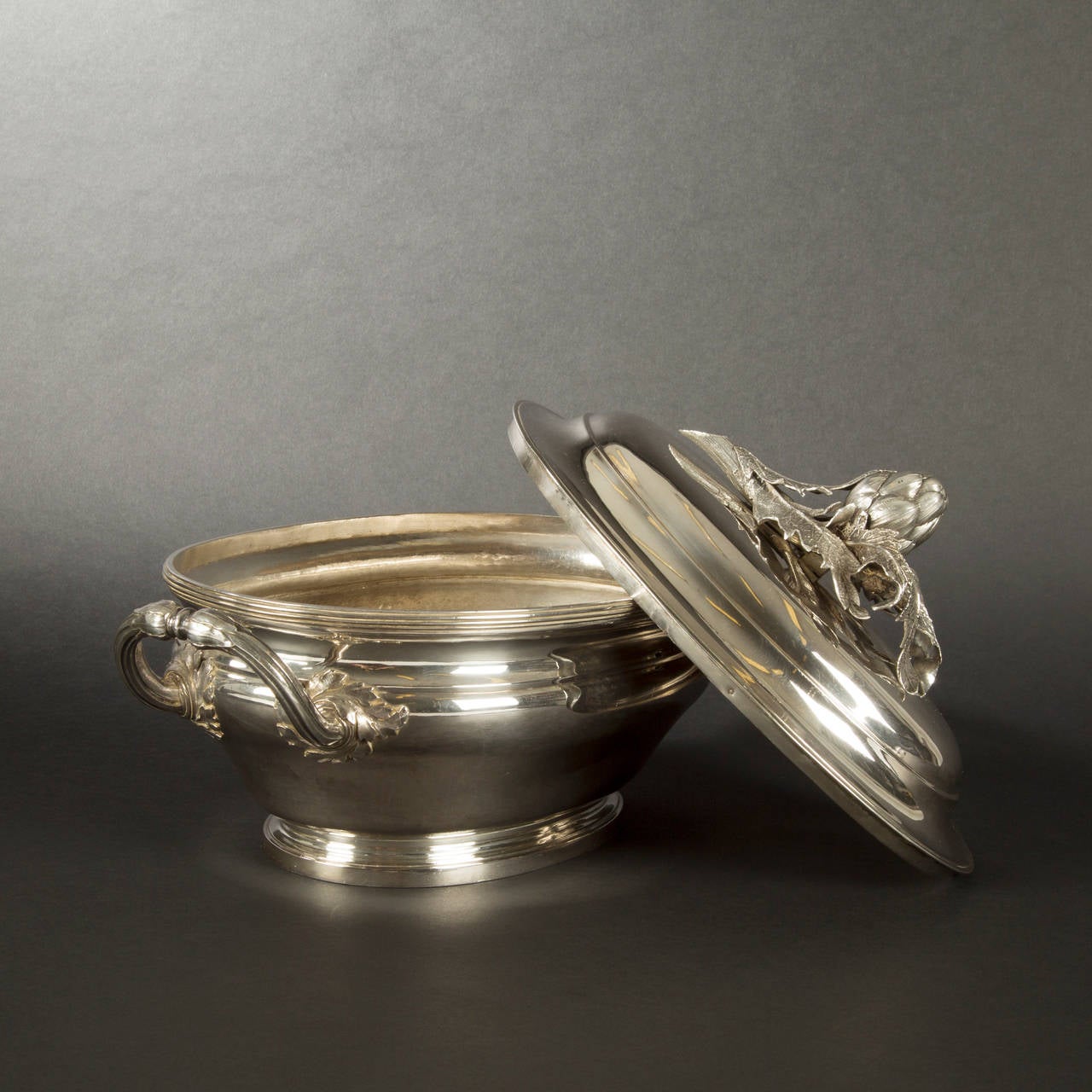 French Silver Covered Soup Tureen, Paris, 1781 For Sale
