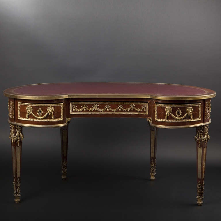Kidney-shaped writing desk stamped Grohé