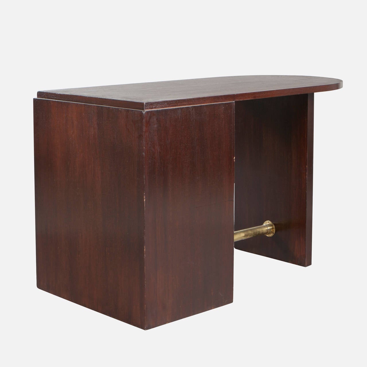 Patinated brown oak bureau with three drawers. Top with rounded angles. Gilt brass cross-bar.

Art Deco Period.

Height: 75 cm (29 ½ in) - Width : 124 cm (48 ¾ in.)- Depth : 62 cm (24 1/3 in.)

Small wear.
