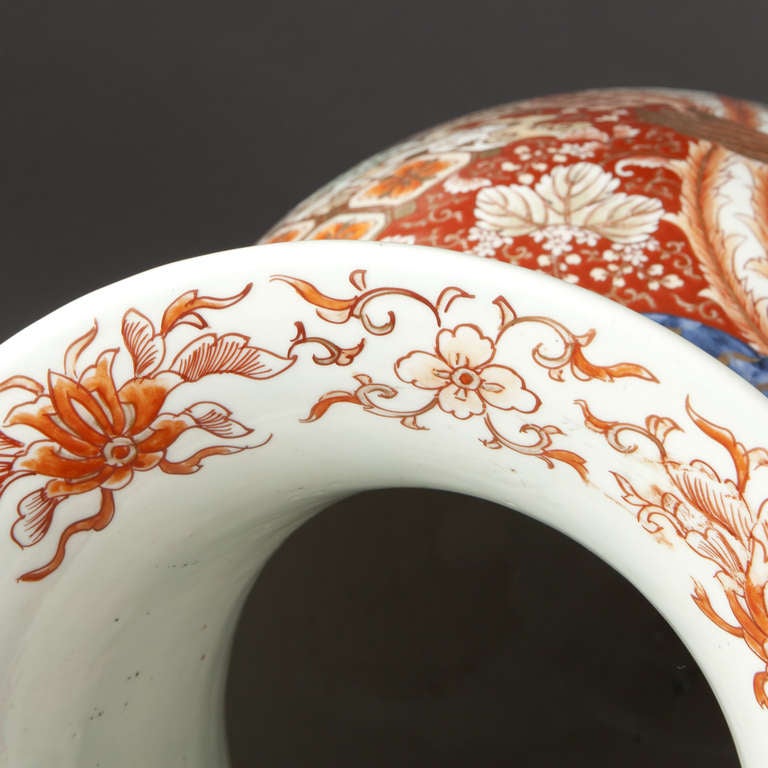 Large Porcelain Vase with Imari Decoration, Japan circa 1900 For Sale 1