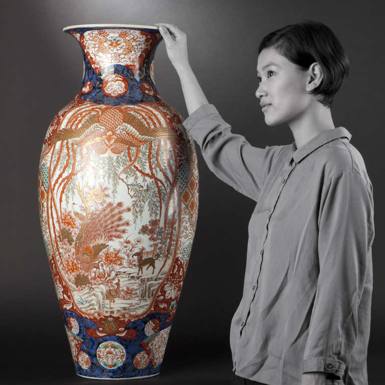 Large Porcelain Vase with Imari Decoration, Japan circa 1900 For Sale 3