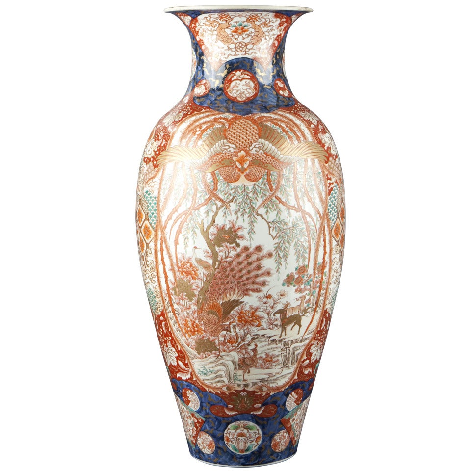 Large Porcelain Vase with Imari Decoration, Japan circa 1900 For Sale