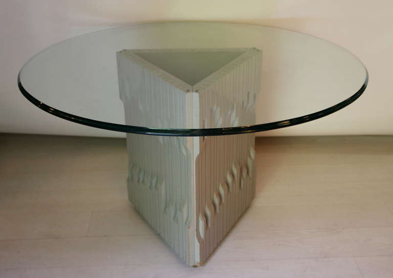 Frigerio Di Desio ( 1928 - 1999 ) Piedestal,
Triangular in shape, 
Lacquered wood and glass top,
Italy, circa 1970. 

Measures : Height: 75 cm, diameter: 130 cm.

Luciano Frigerio was born in Desio in 1928.
His father John began, since 1889, a