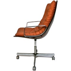 Raphael (1912-2000) Sillón, plexiglás, metal y tejido, hacia 1970, Francia.