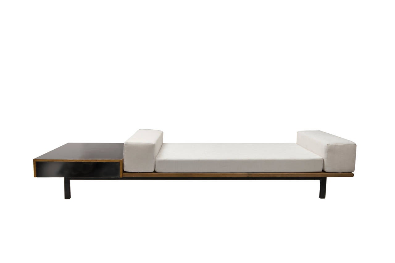 Banquette à caisson Charlotte Perriand / Perriand bench whit