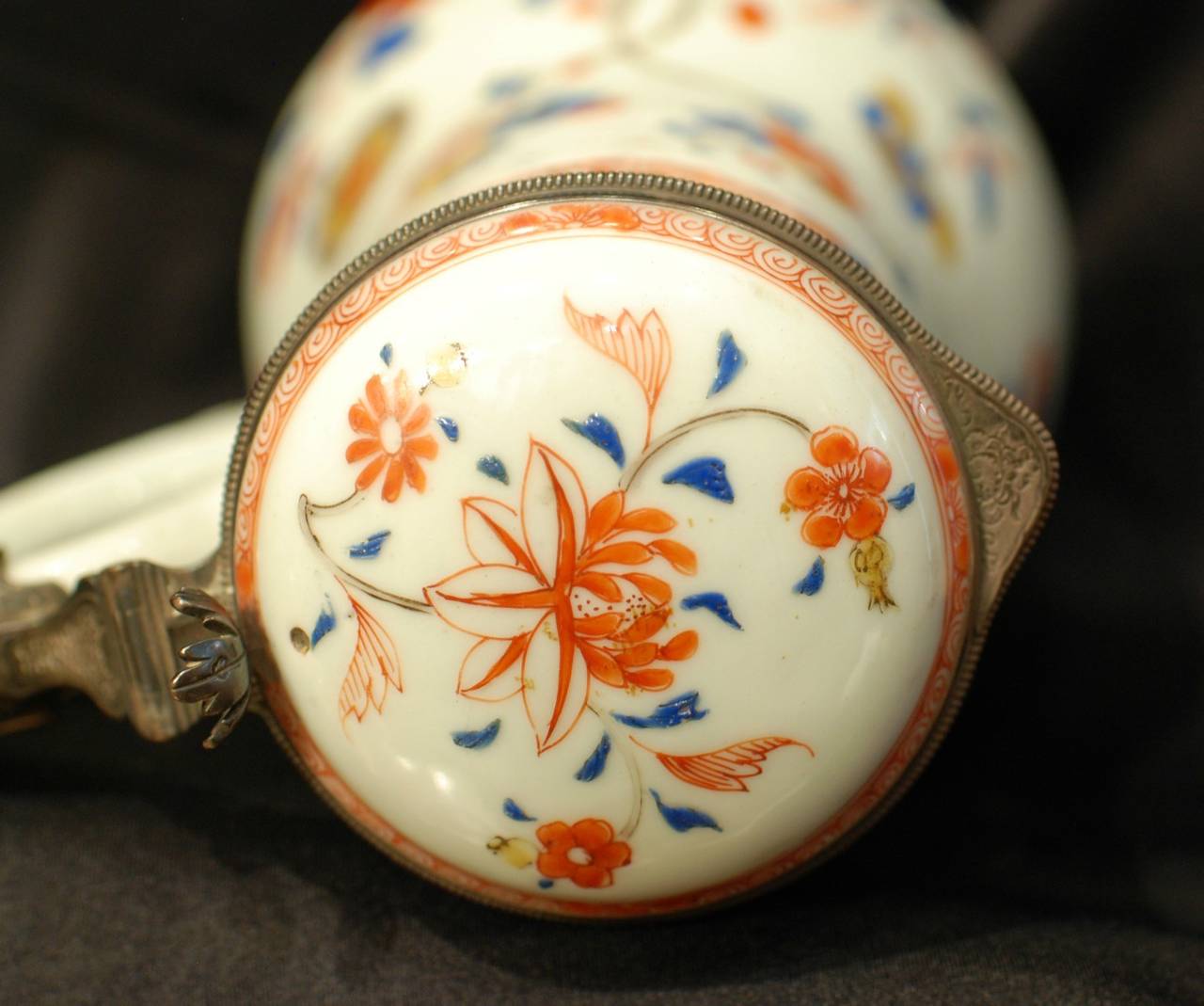 Porcelain Coffee Pot from the 18th Century East India Company In Good Condition In Nice, Cote d' Azur