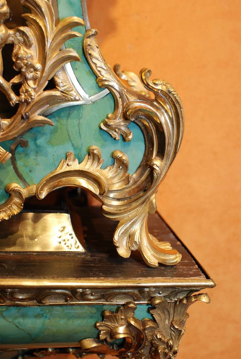 Fine French Louis XV Corne Verte Ormolu-Mounted Mantel Clock 4