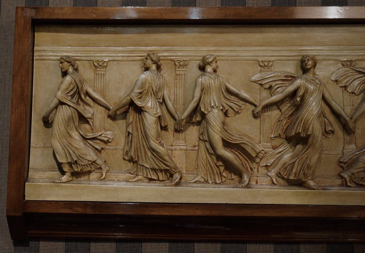 In plaster.
Framed in walnut around 1900.
Roman Bacchantes Maidens Dancing.