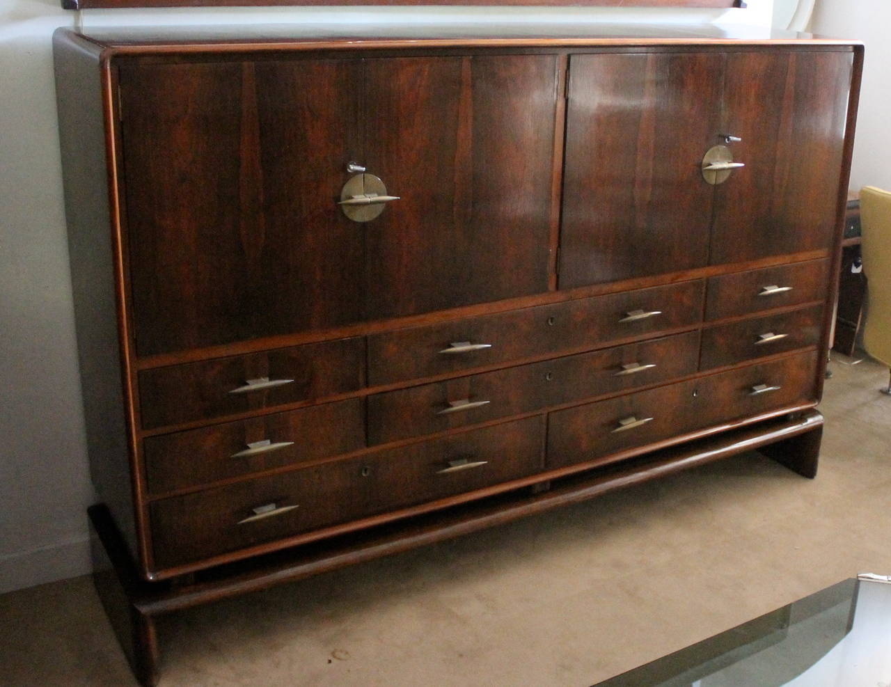 Mid-Century Italian Rosewood Dresser For Sale 3