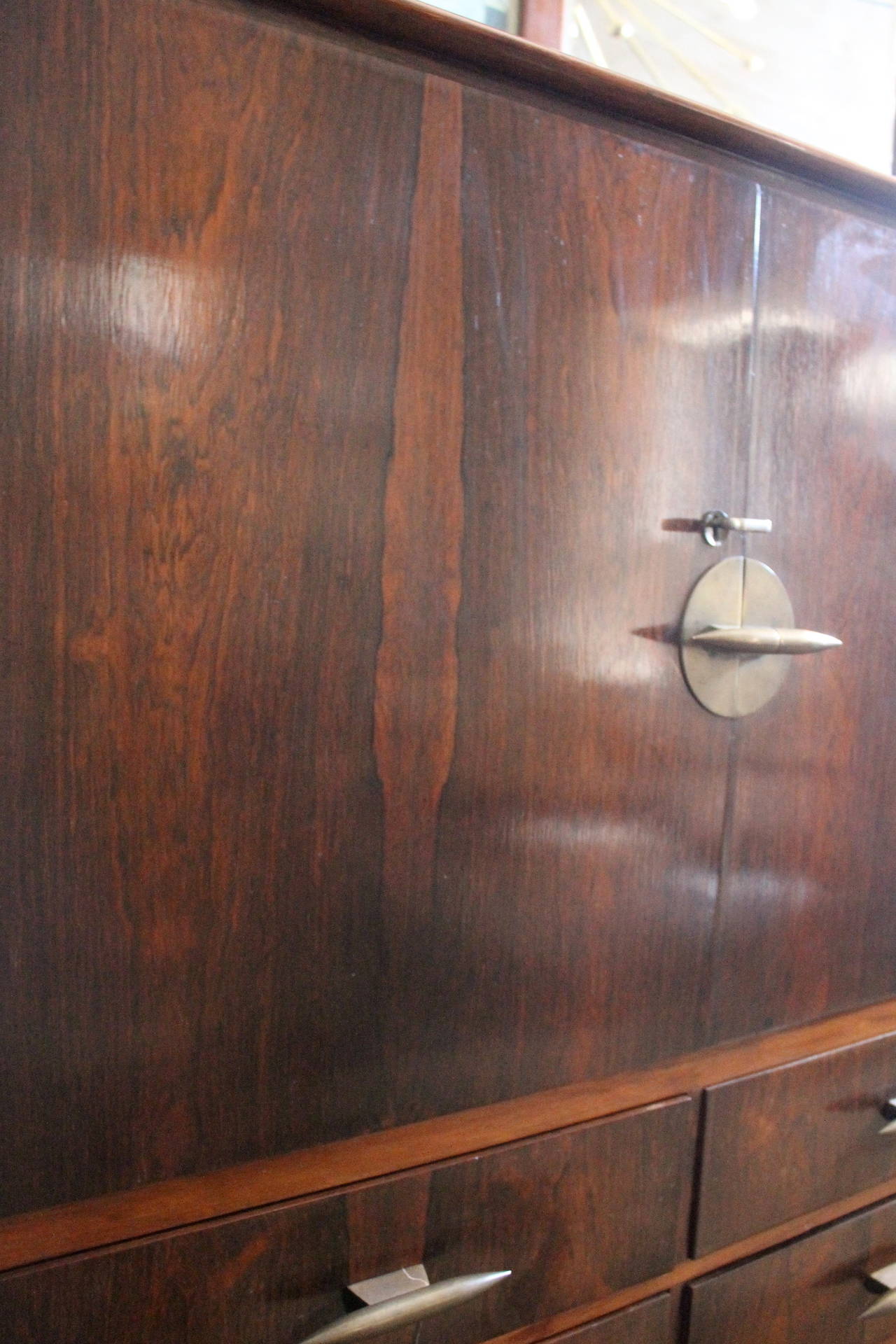 Mid-Century Italian Rosewood Dresser In Good Condition For Sale In Nice, Cote d' Azur