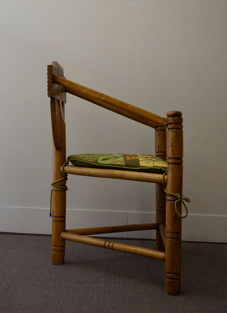 20th Century Swedish Three-Legged Monk Armchair im Zustand „Hervorragend“ in Nice, Cote d' Azur