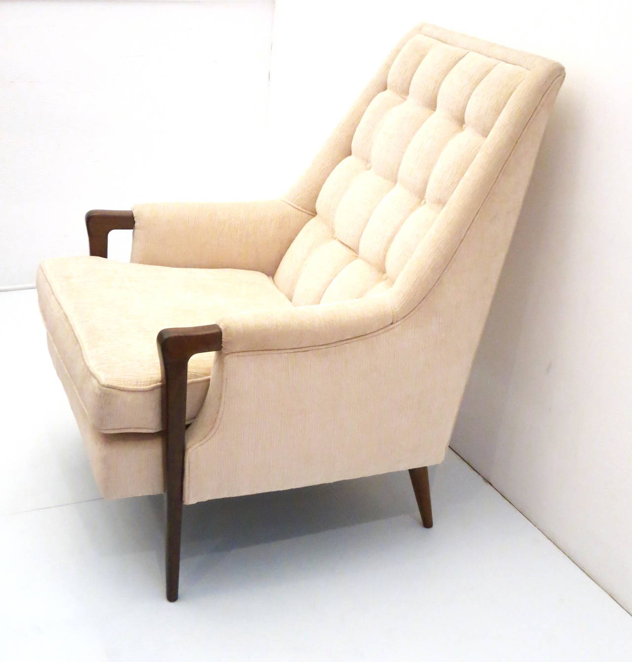 Mid-Century Modern 1950s Italian Tall Back Lounge Armchair in the Style of Gio Ponti