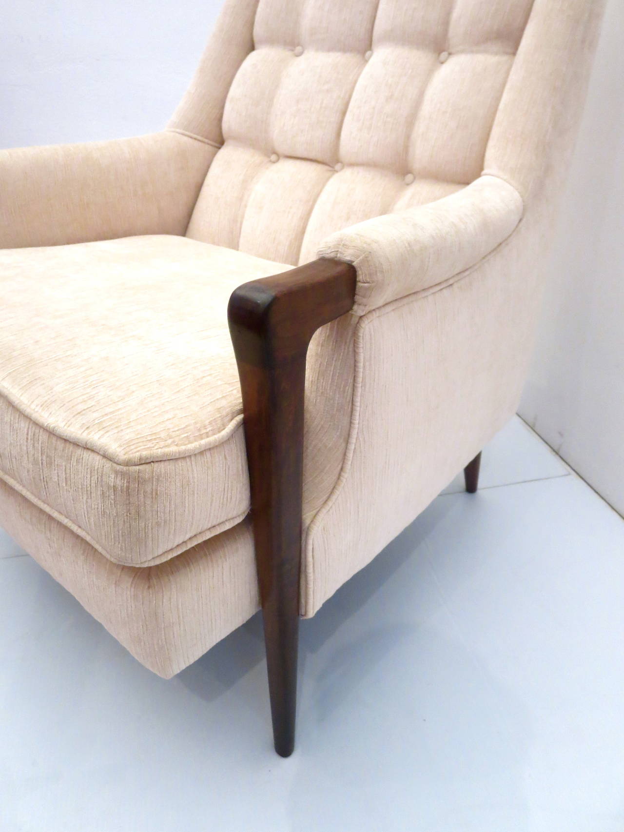 1950s Italian Tall Back Lounge Armchair in the Style of Gio Ponti In Excellent Condition In San Diego, CA