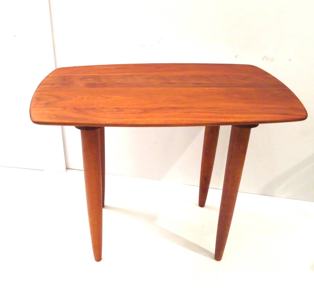 American Modern pair of solid walnut end tables by Ace-Hi of California In Excellent Condition In San Diego, CA