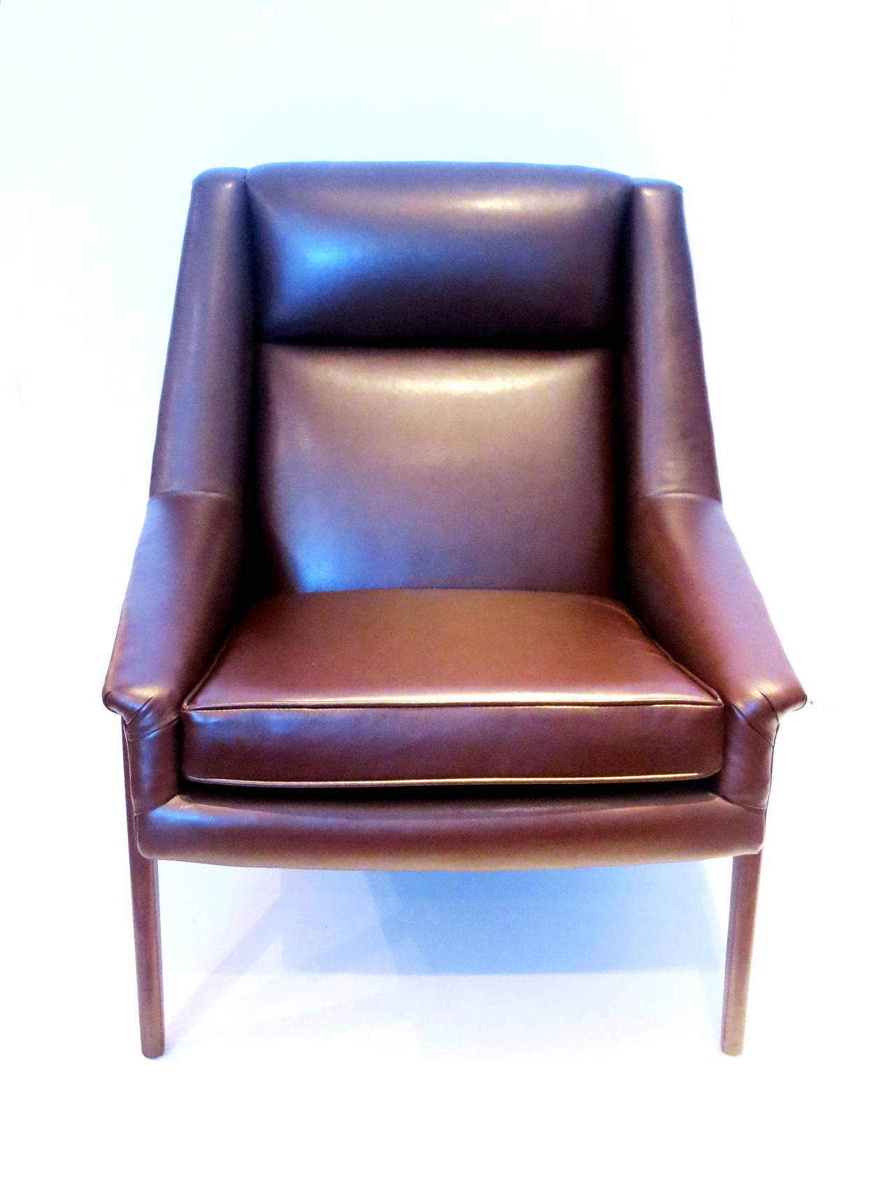 Scandinavian Modern Danish Modern brown leather lounge chair by Dux designed by Folke Ohlsson