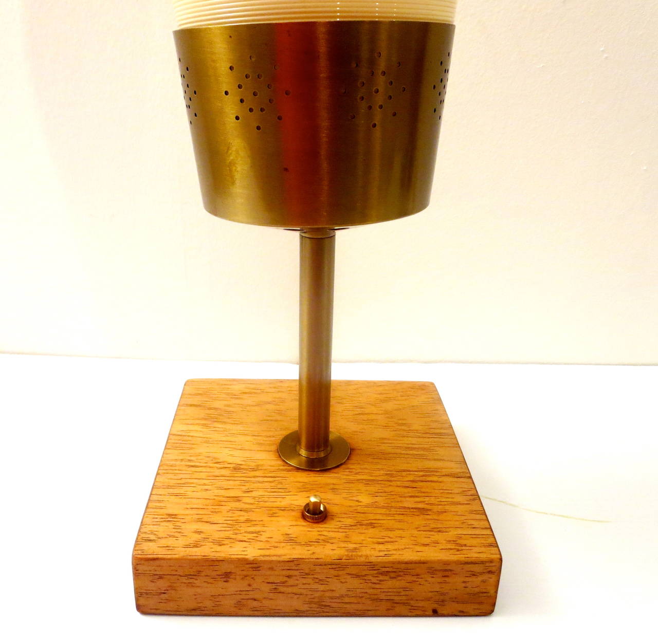 Mid-Century Modern American Mid Century modern tall table lamp by Heifetz Atomic age