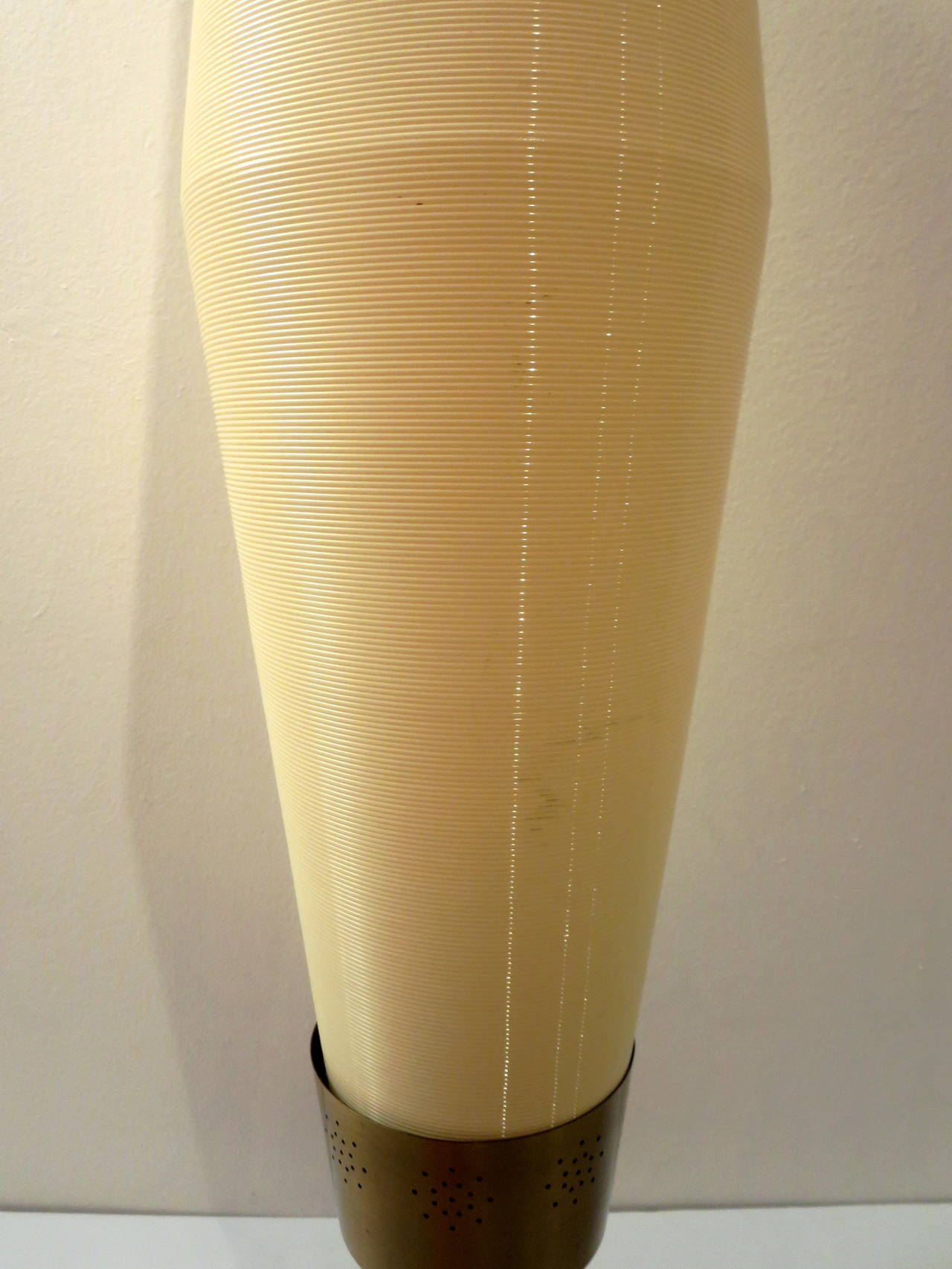 American Mid Century modern tall table lamp by Heifetz Atomic age In Excellent Condition In San Diego, CA