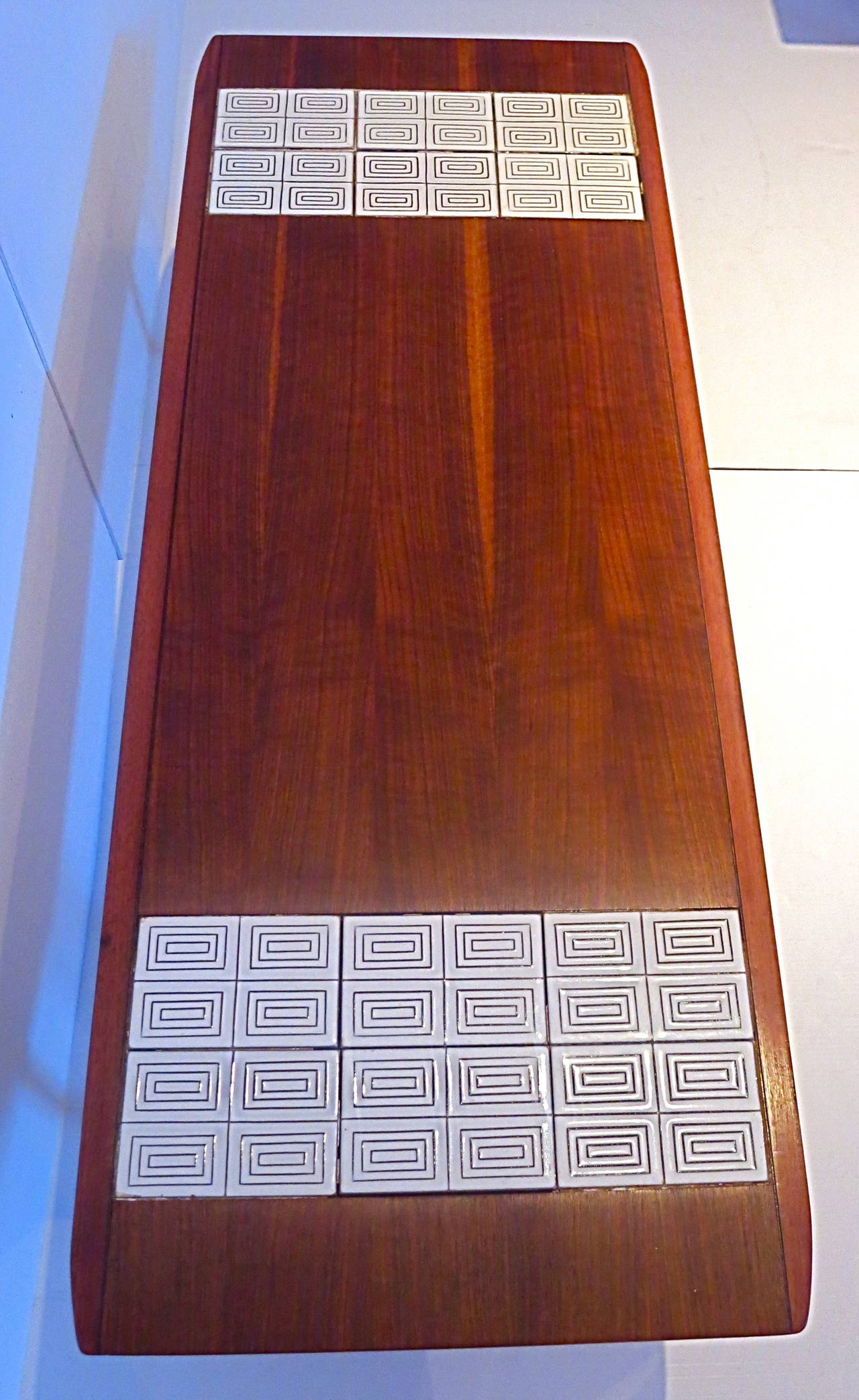 1950s American Modern Walnut Coffee Table with Insert Tile Atomic Design In Excellent Condition In San Diego, CA