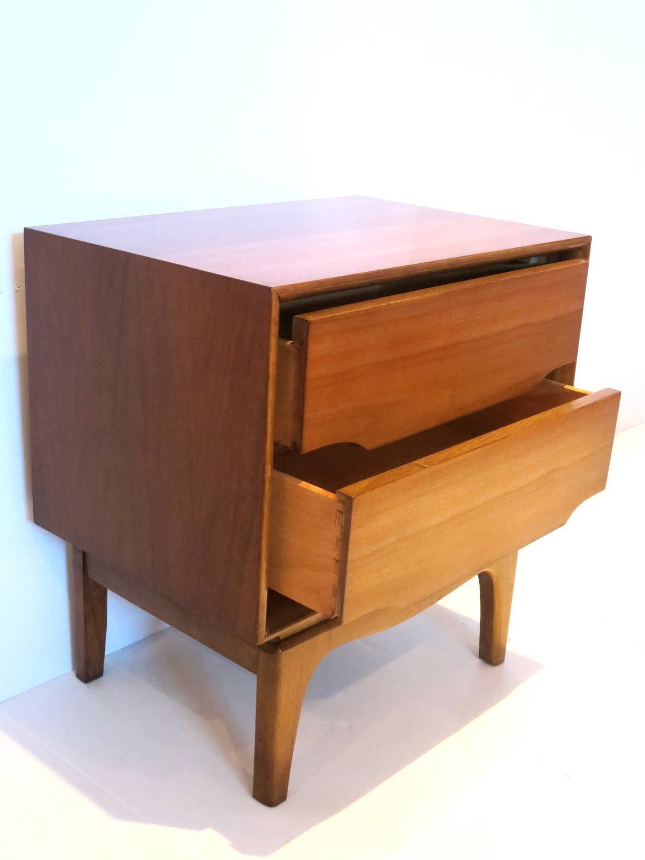 Mid-Century Modern 1950s American modern Pair of double drawer walnut night stands by Kent Coffey
