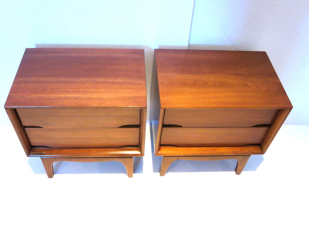 Great set of 2 nightstands by American manufacturer Kent Coffey, circa 1950s great original finish, in walnut these set was stored for many years the condition its great , with very light wear .