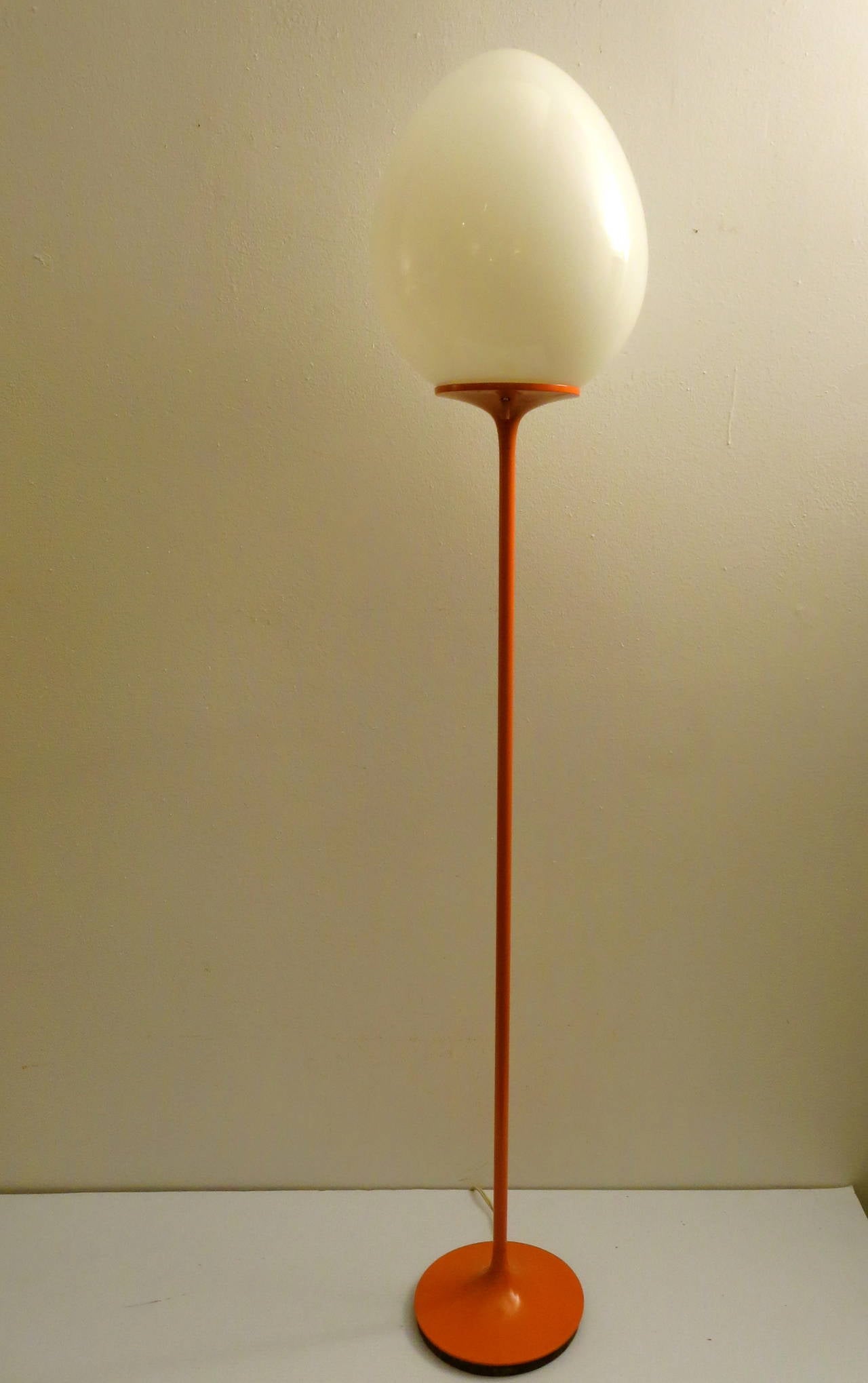1960s American modern floor lamp designed by Bill Curry for Design Line Stemlite