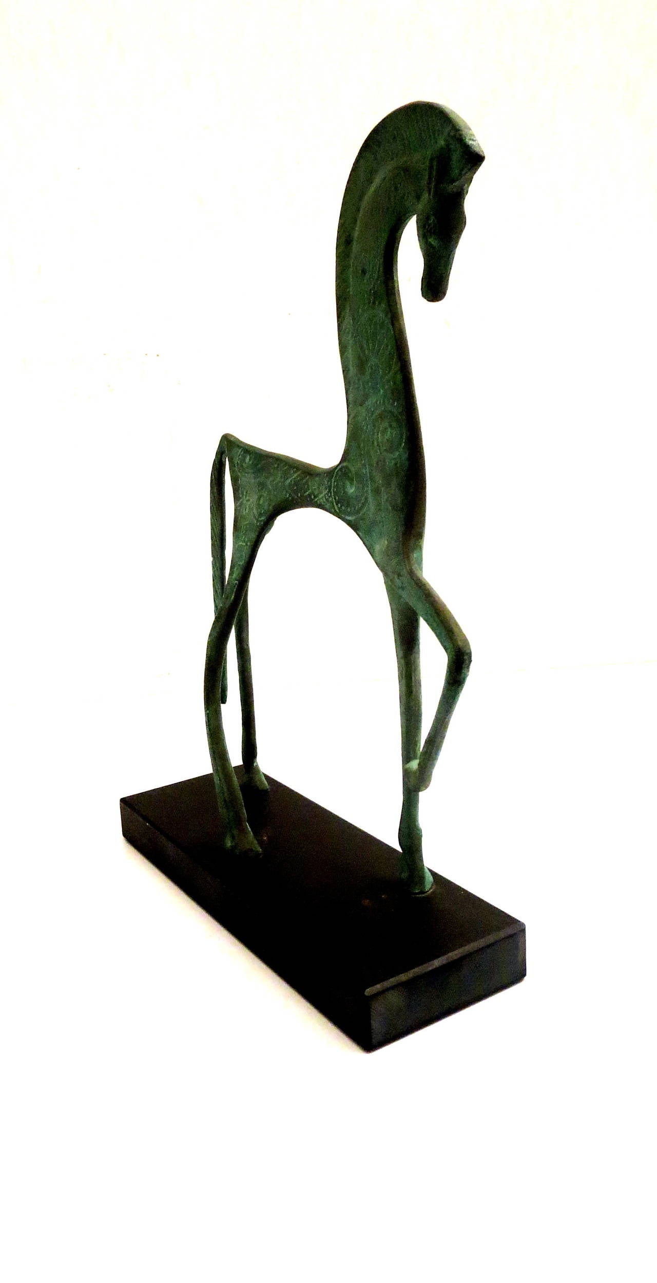 Art Deco Etruscan horse sculpture in patinated bronze & slate base In Excellent Condition In San Diego, CA