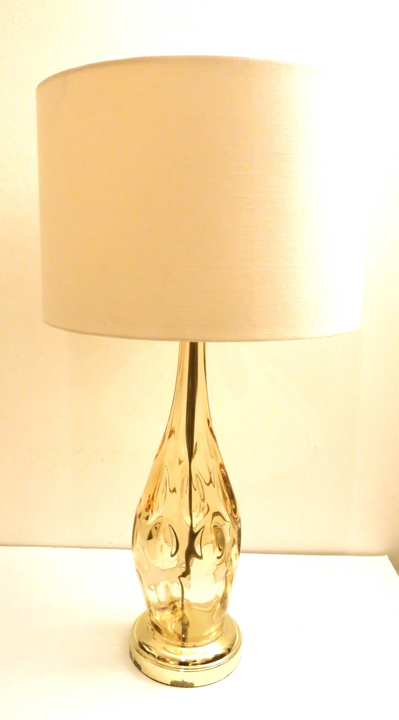 1950s Murano Italian tall thick scaloped glass lamp with brass fittings In Excellent Condition In San Diego, CA