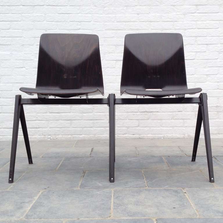 160-> 125-> 95-> 45-> 35 Pagholz Industrial Stacking Chairs, Huge Lot, 1970 In Good Condition In Brussels, BE