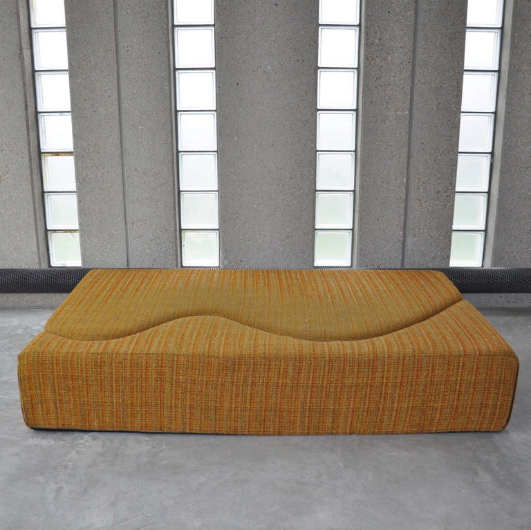 Nice settee convertible to bed, or a nice play object.
In beautiful original condition, very comfortable.
Just two minor repairs see last photos.
The two repairs are in the biggest piece, they are marked A and B in the picture with the object as
