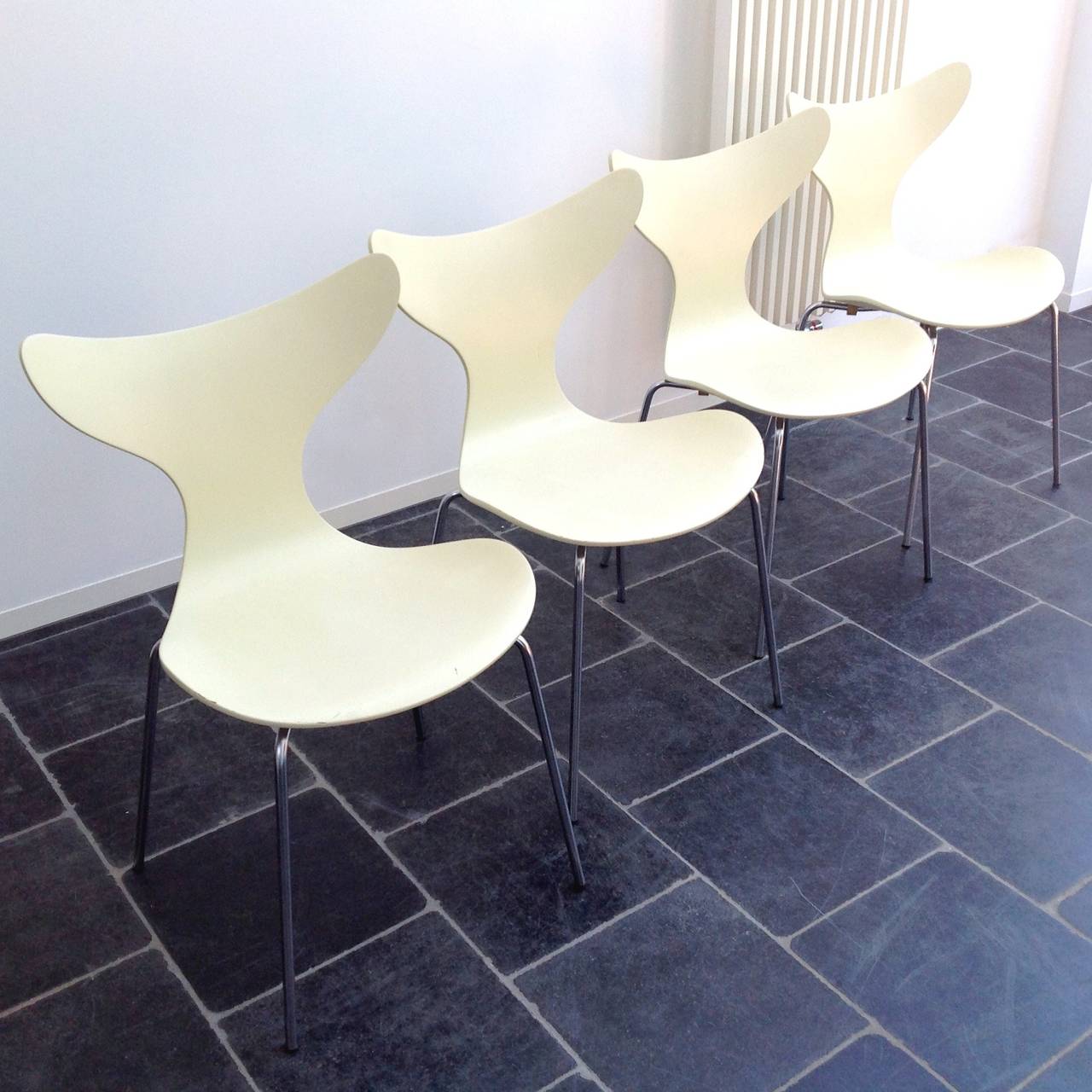 Mid-Century Modern Set of 4 Seagull Chairs by Arne Jacobsen for Fritz Hansen, in original condition