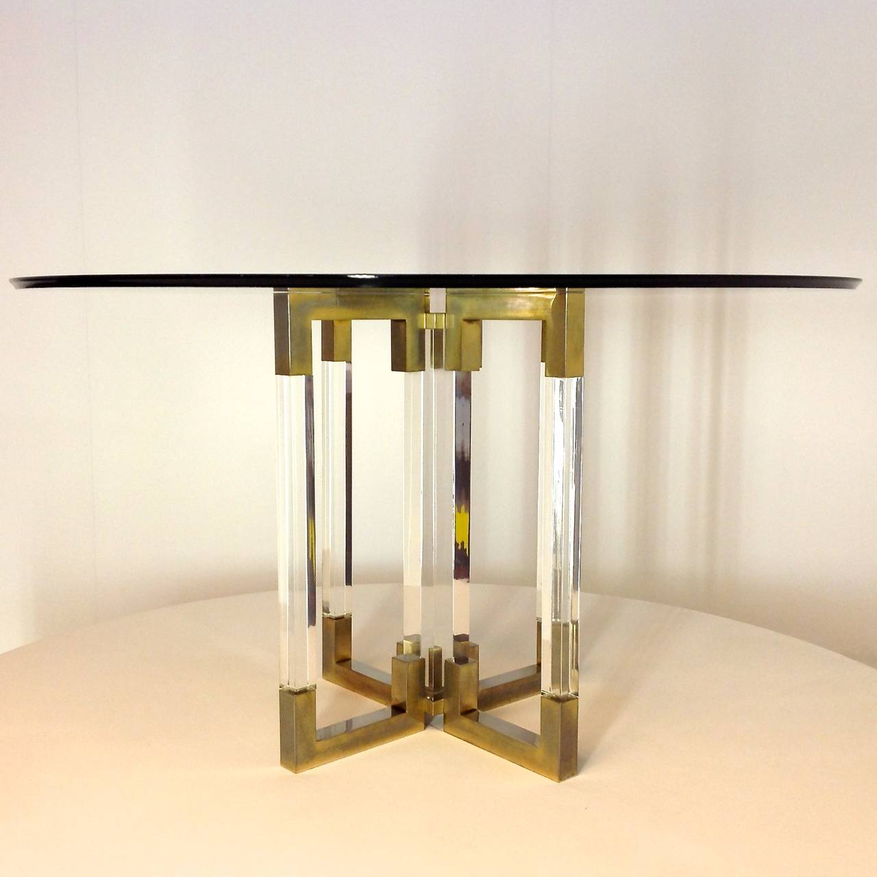 Late 20th Century Exceptionally beautiful dining or presentation table by Roche Bobois, anno 1970