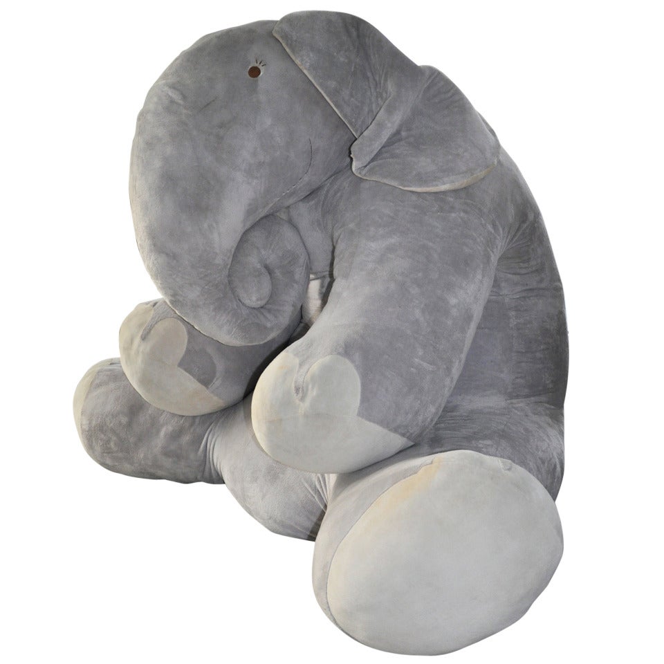 Five XXXL Lazy Elephants - Eye Catcher for Every Child