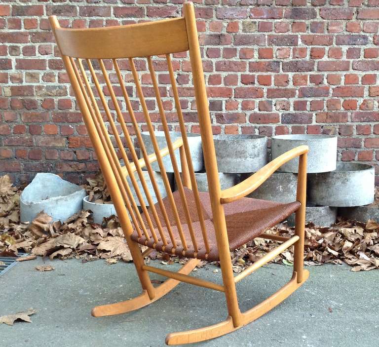 Hans Wegner J16 Rocking Chair for FDB Mobler Denmark Anno 1964 In Excellent Condition In Brussels, BE