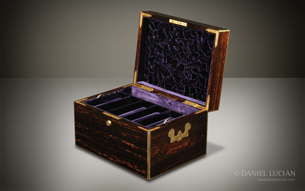 Antique Jewelry Box in Coromandel by Leuchars In Excellent Condition For Sale In London, GB