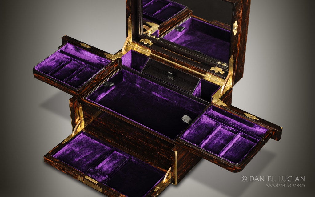Antique Jewelry Box in Coromandel with Betjemann Mechanism For Sale 1