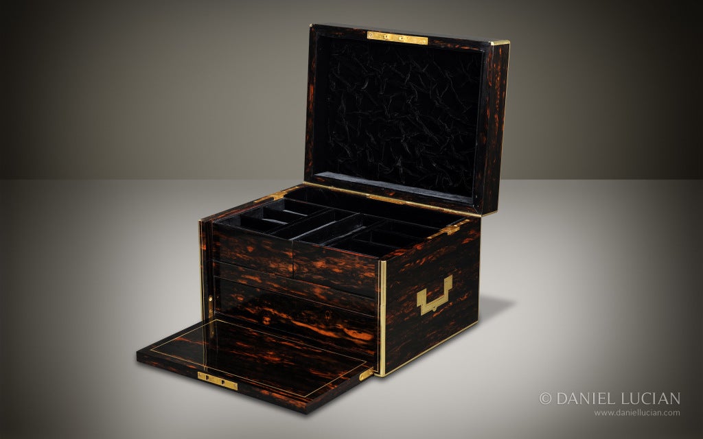 English Antique Jewelry Box in Coromandel with Cantilever Mechanism For Sale