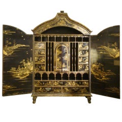 Rare cabinet in lacquer of the 18th 17th Japan