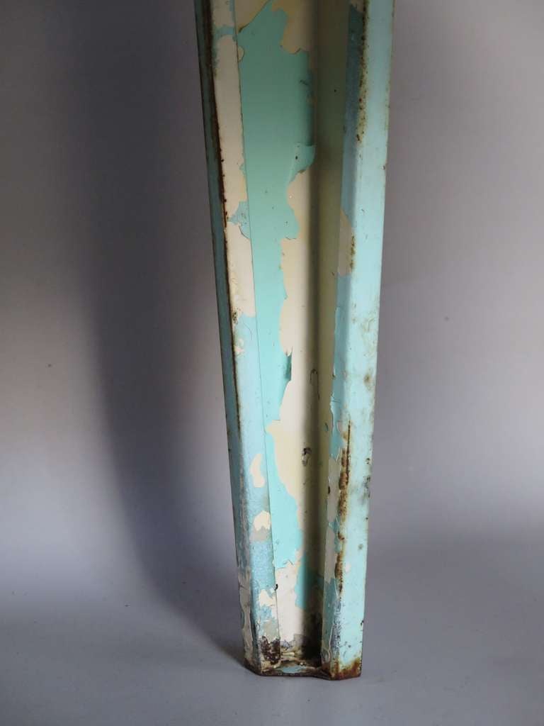 Table en fer peint - France, années 1950 en vente 1