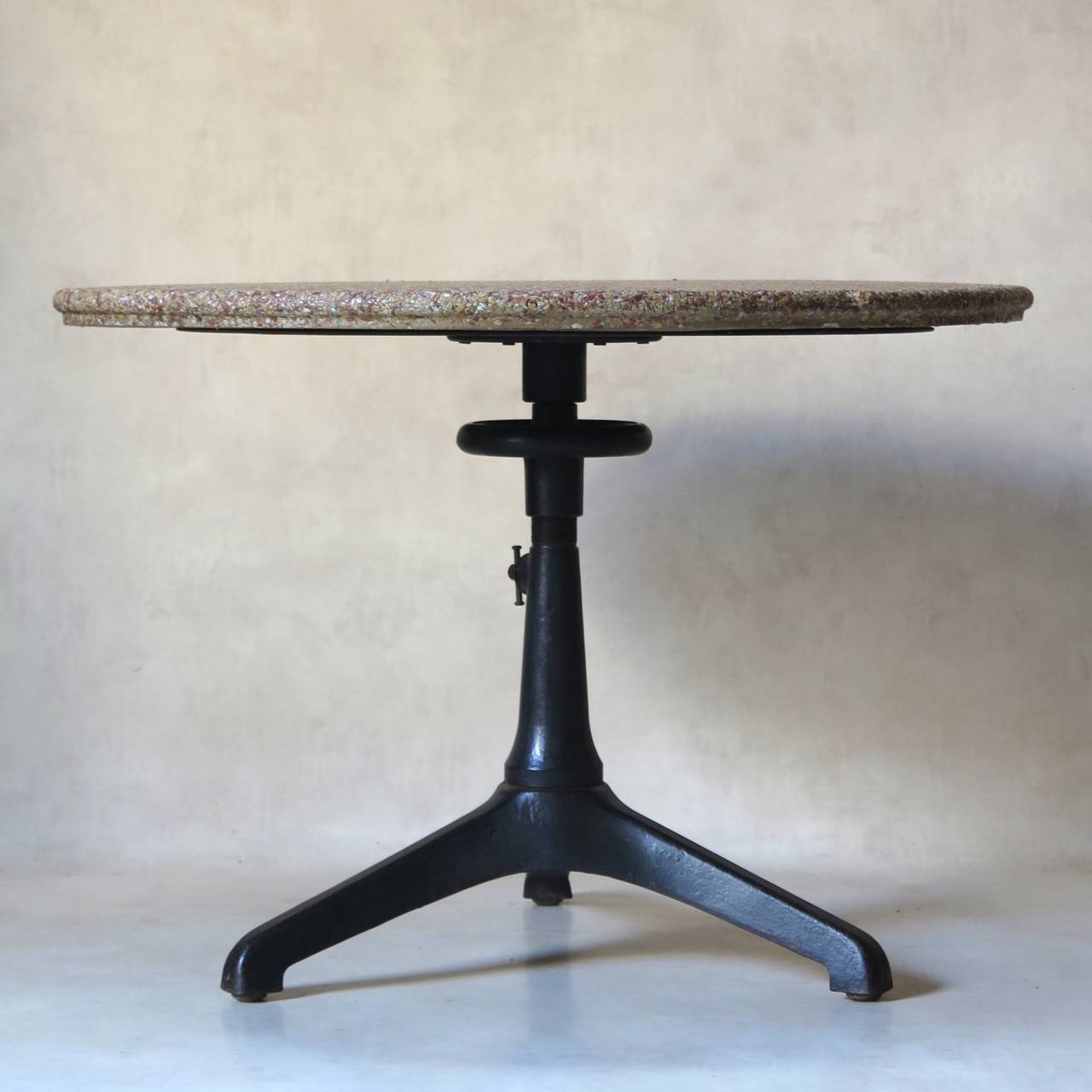 Cast Iron and Terrazzo Adjustable Industrial Table, France, Early 20th Century In Excellent Condition In Isle Sur La Sorgue, Vaucluse