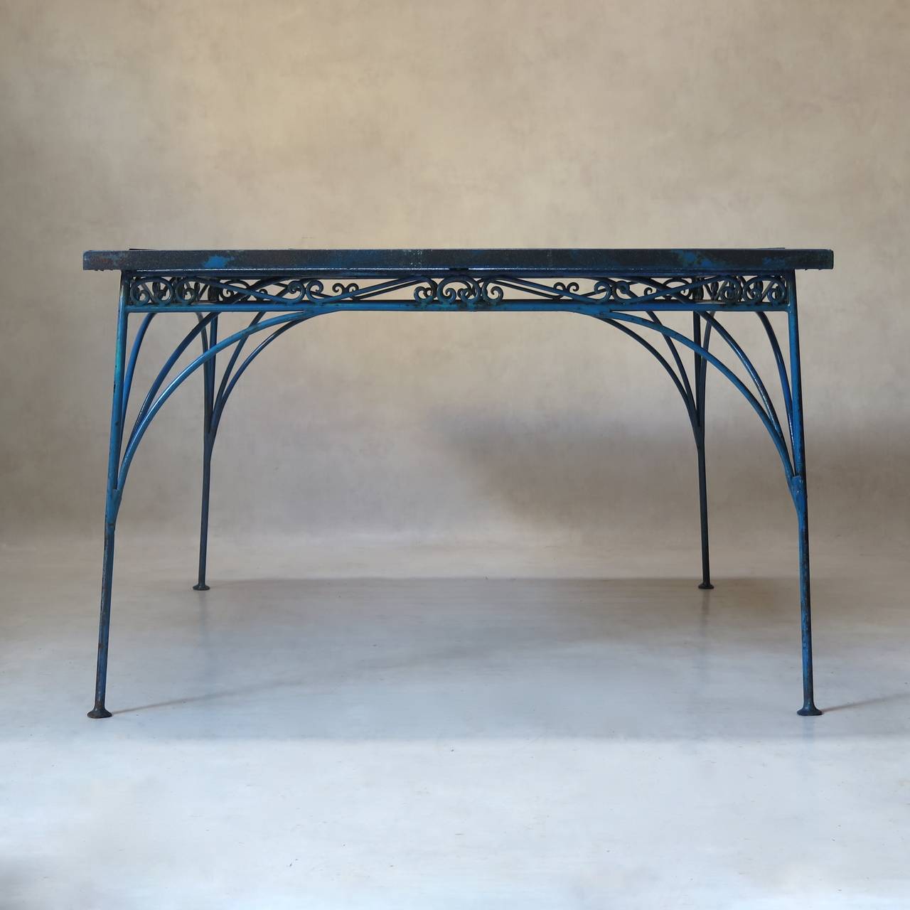 20th Century Lovely French 1930s Wrought Iron and Wood Garden Table with Four Armchairs