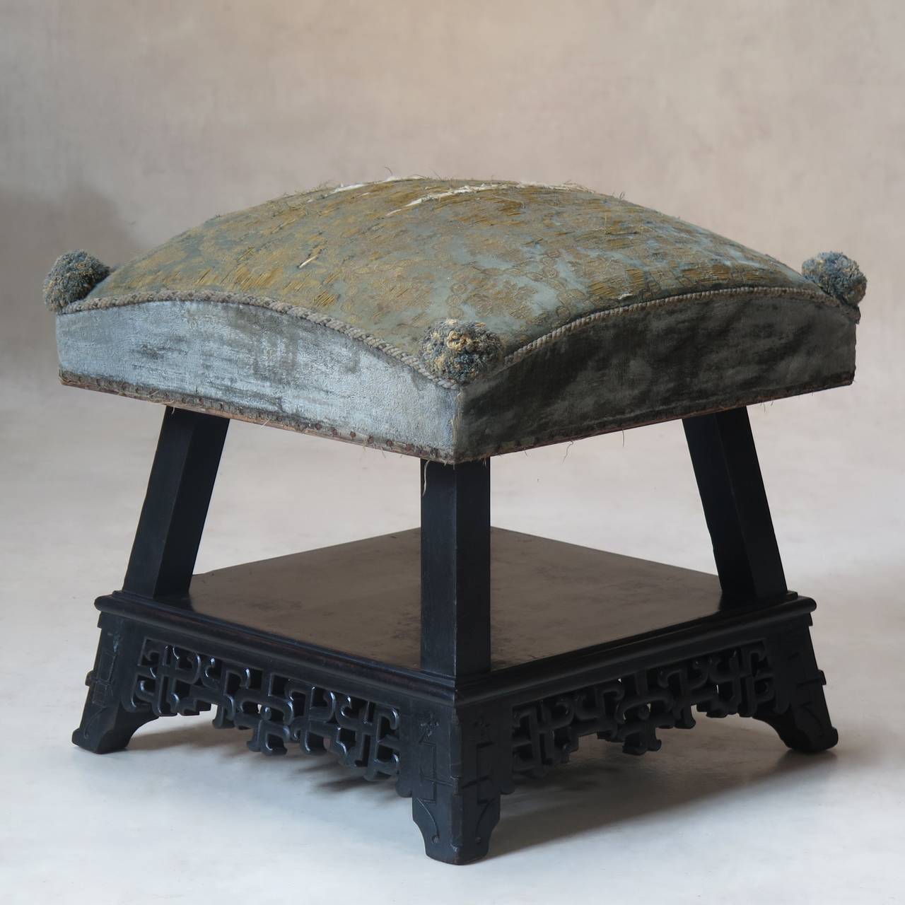 Gorgeous Pair of Footstools Attributed to G. Viardot, France, circa 1890 In Good Condition In Isle Sur La Sorgue, Vaucluse