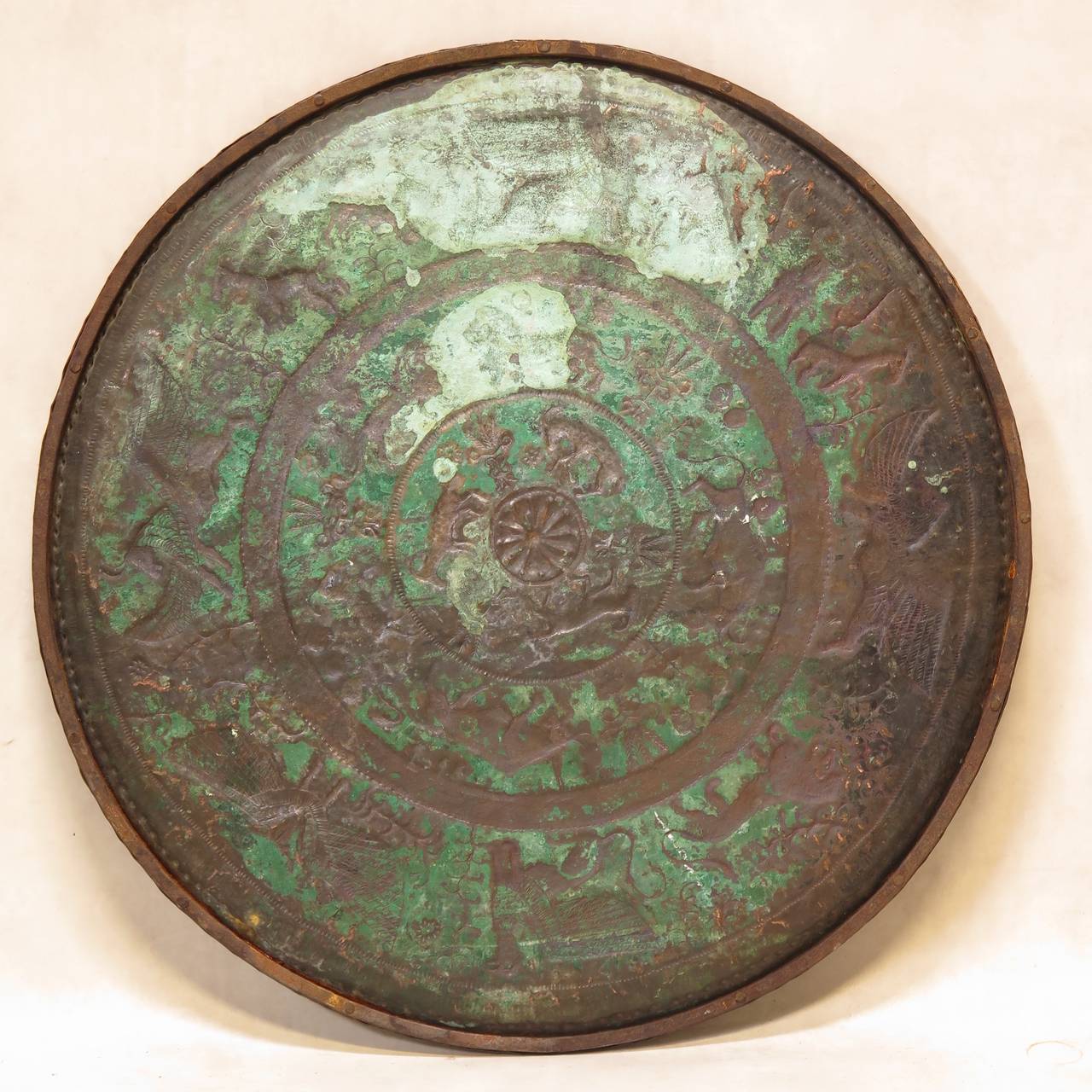 Schmiedeeisen-Couchtisch „Dragon“ mit Kupferplatte, Frankreich, frühe 1900er Jahre im Angebot 5