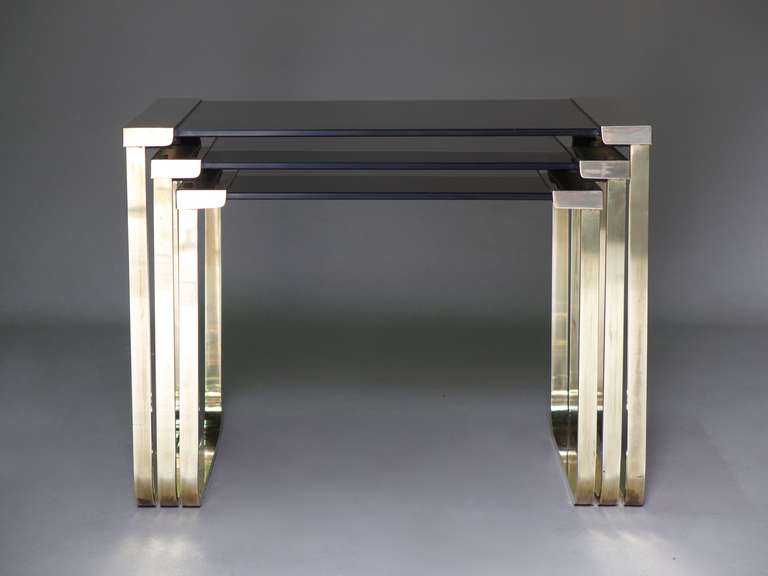 Set of Three Brass and Glass Nesting Tables, France, circa 1960s In Excellent Condition For Sale In Isle Sur La Sorgue, Vaucluse