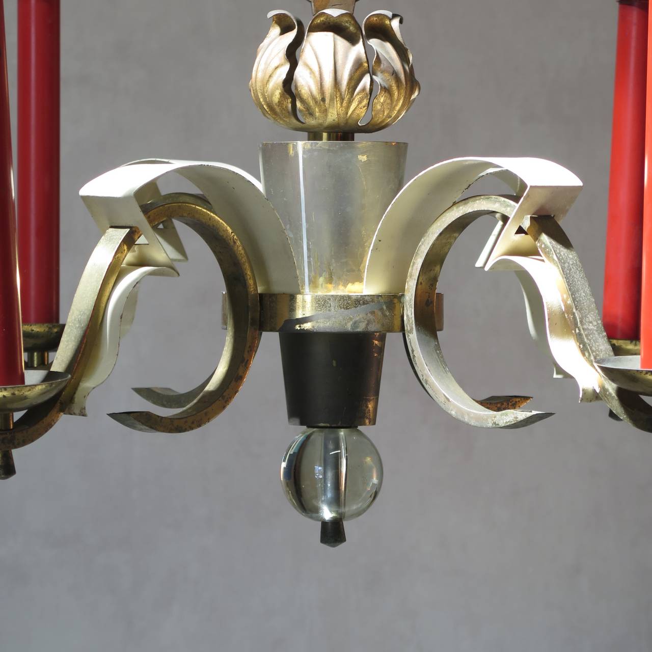 Four-light Art Deco chandelier in brass and off-white painted metal. The four 