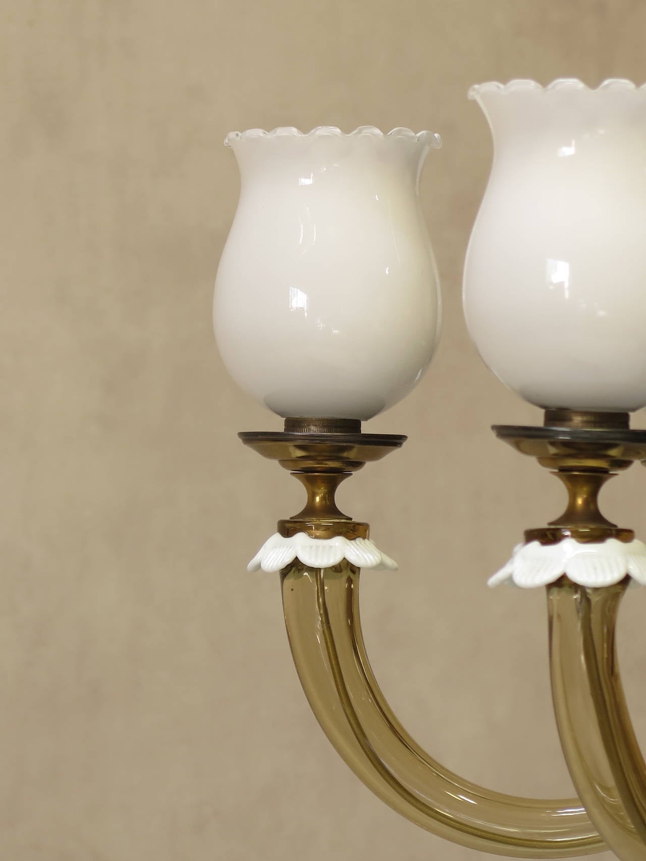 Lampadario di Murano in vetro ambra e latte, anni '40 in vendita 1