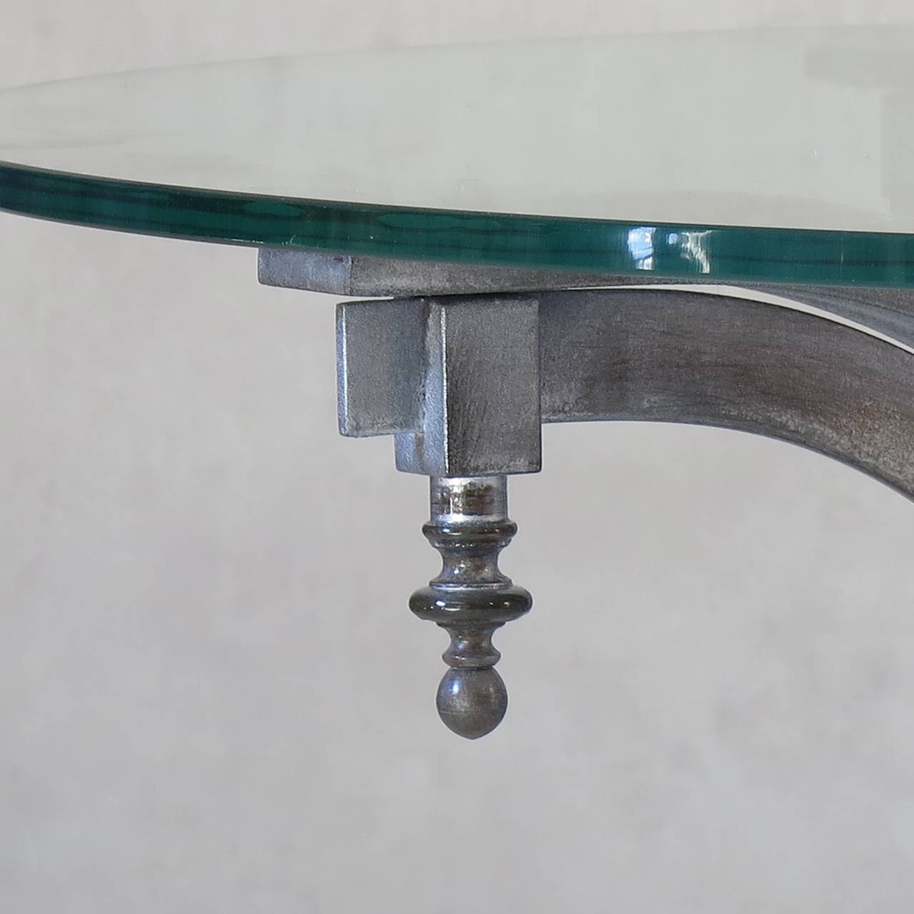 20ième siècle Table basse en fer argenté avec plateau en verre, France, années 1950 en vente