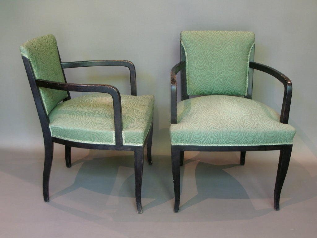 Francese Coppia di grandi poltrone imbottite francesi Art Déco in vendita